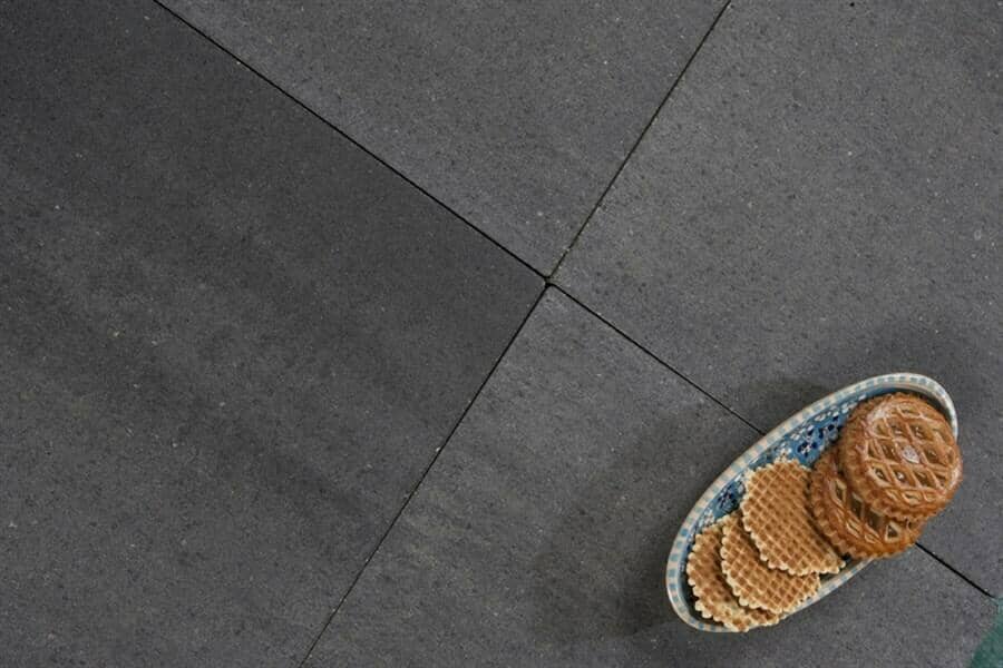 Grande Allure Naturelle Vlak Grijs Zwart