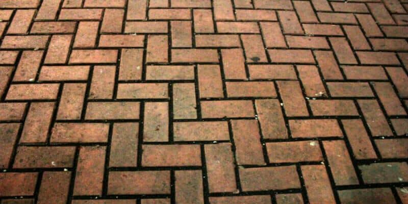 Afbeelding van Klinkers schoonmaken: wat moet je weten?