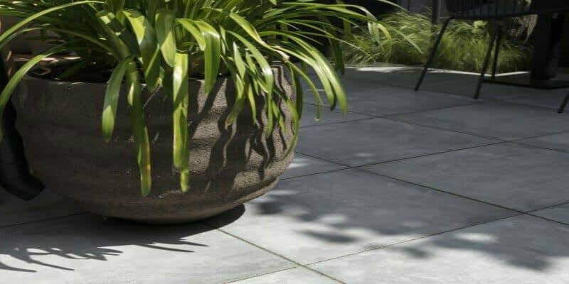 Afbeelding van De mooiste tuintegels voor de betonlook tuin