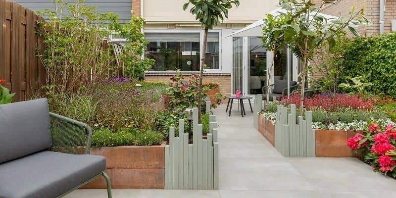 Afbeelding van Je tuin met keramische tegels elk seizoen anders stylen